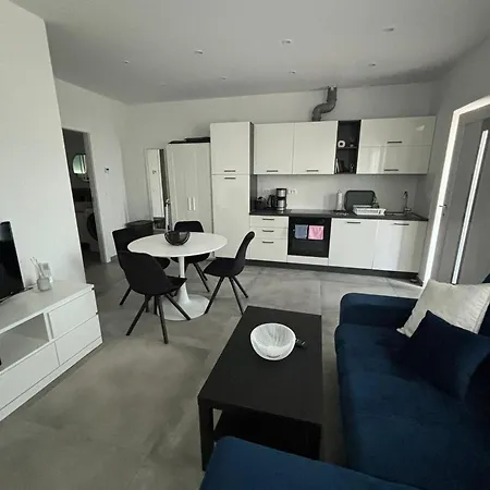 Tanja & Tea Galizana