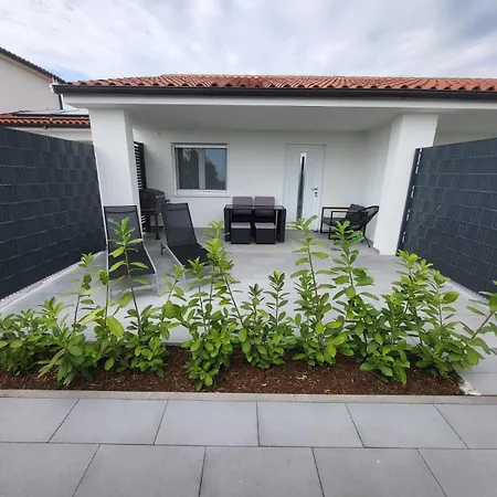 Tanja & Tea Apartment *